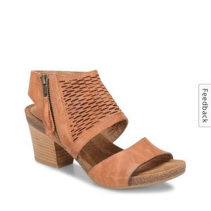 Söffy Milan Leather Sandal. Size 8